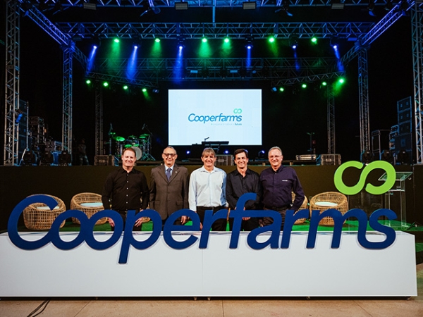 Cooperfarms celebra 15 anos e apresenta nova marca com olhar para o futuro