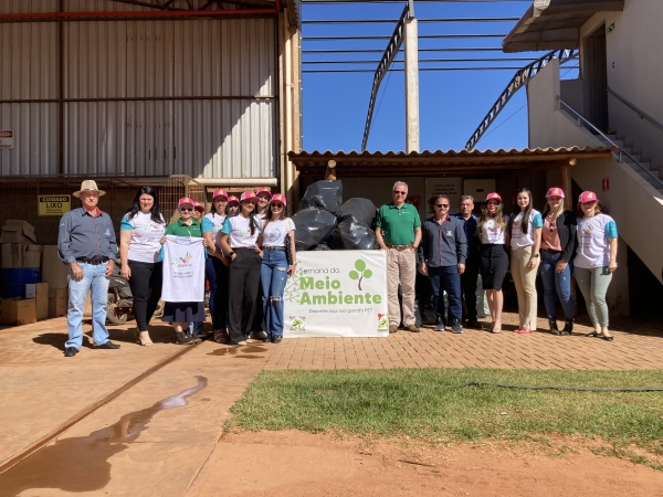Projeto Reembolsa recebe doação de materiais reciclados; iniciativa foi liderada pelo comitê de mulheres da CoopGNP
