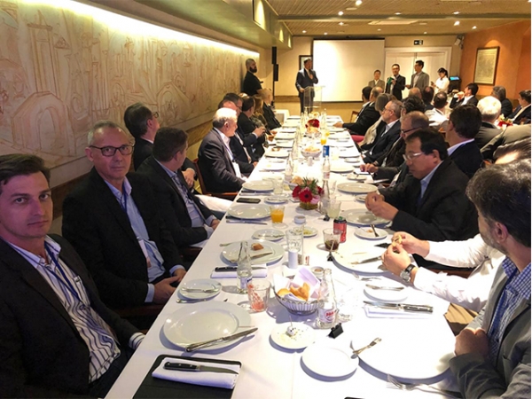 Diretores da Cooperfarms participam de almoço com o chairman da Sinochem e Chem China, em São Paulo