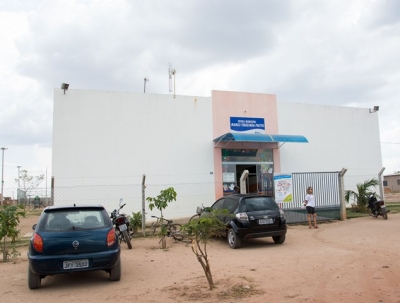 Cooperativas agrícolas constroem biblioteca para escola em Luís Eduardo