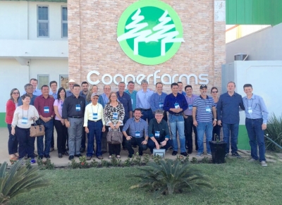 Comitiva de superintendes das unidades estaduais do Sistema OCB visita Cooperfarms