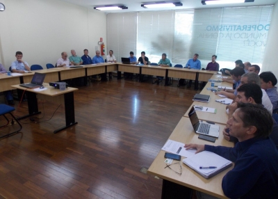 Cooperfarms participa de reunião com dirigentes de cooperativas de MS