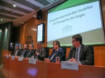 Produtores rurais são as principais vítimas da infraestrutura logística precária no Brasil, diz presidente da CNA